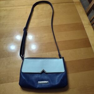 Elegant Navy and Cream Shoulder Bag